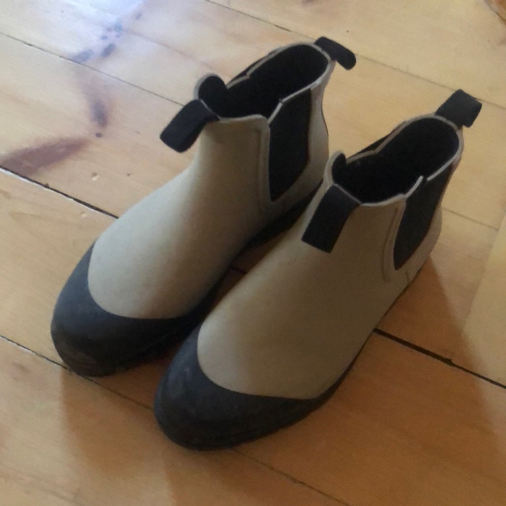 Everlane rubber boots size 8